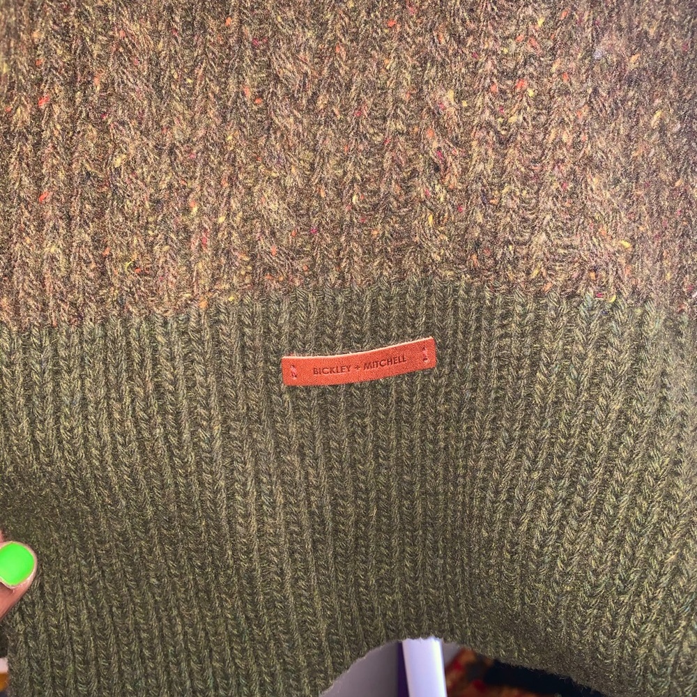 New Scarf - Picture 3 of 4